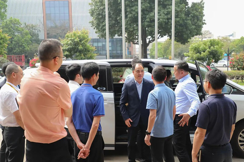 洛阳市人大副主任,新安县委书记宗国明一行莅临华昌集团调研考察