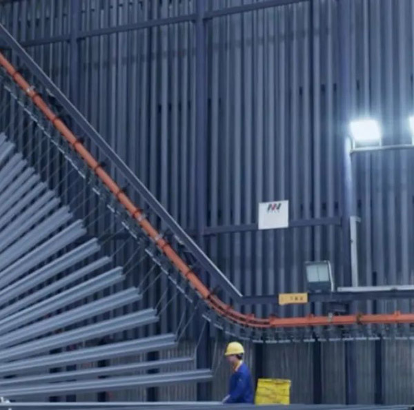 经过一代人兢兢业业的发展,在新一代“铝”行人的探索下,佛山铝型材将走向何方?